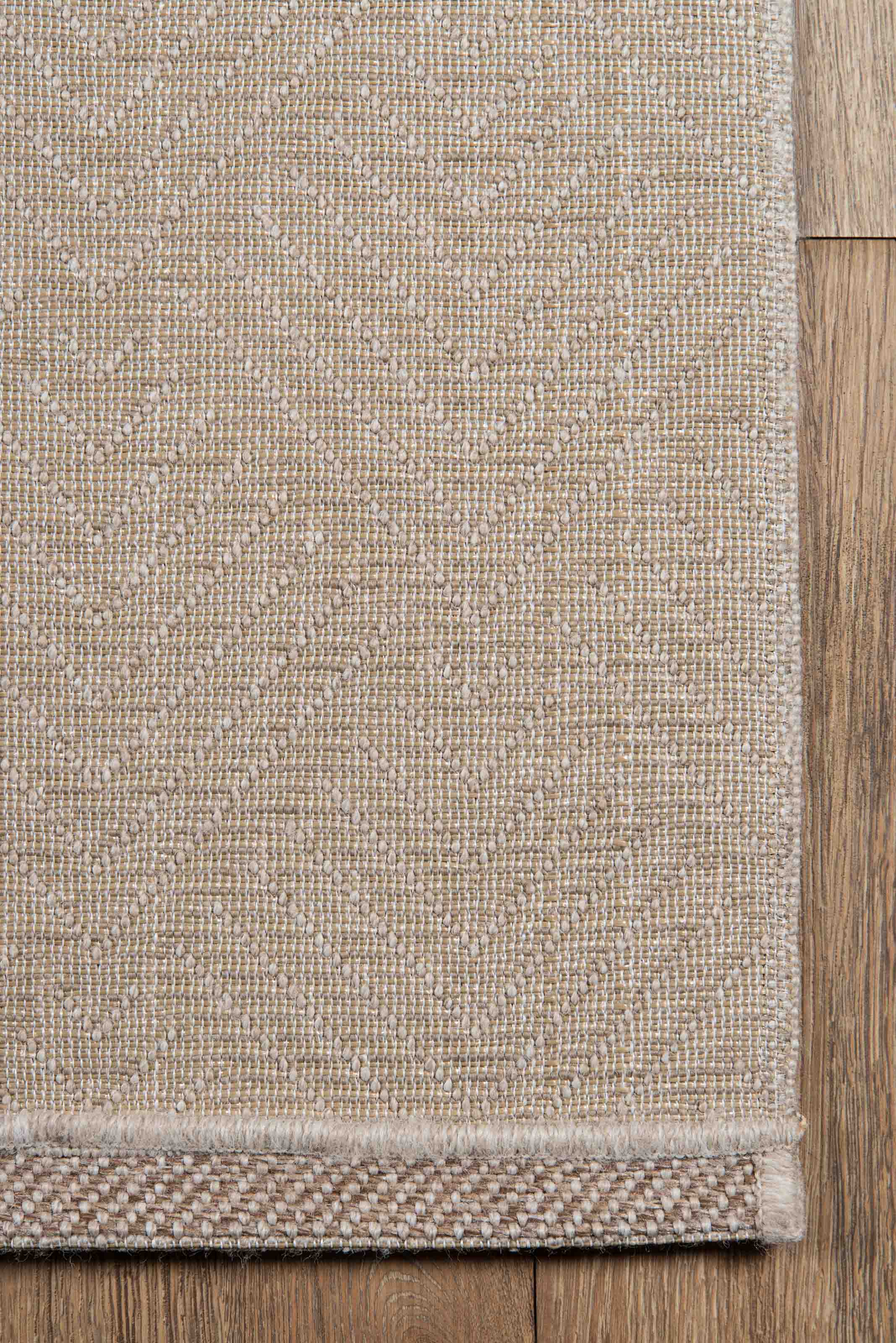 Laura Beige
