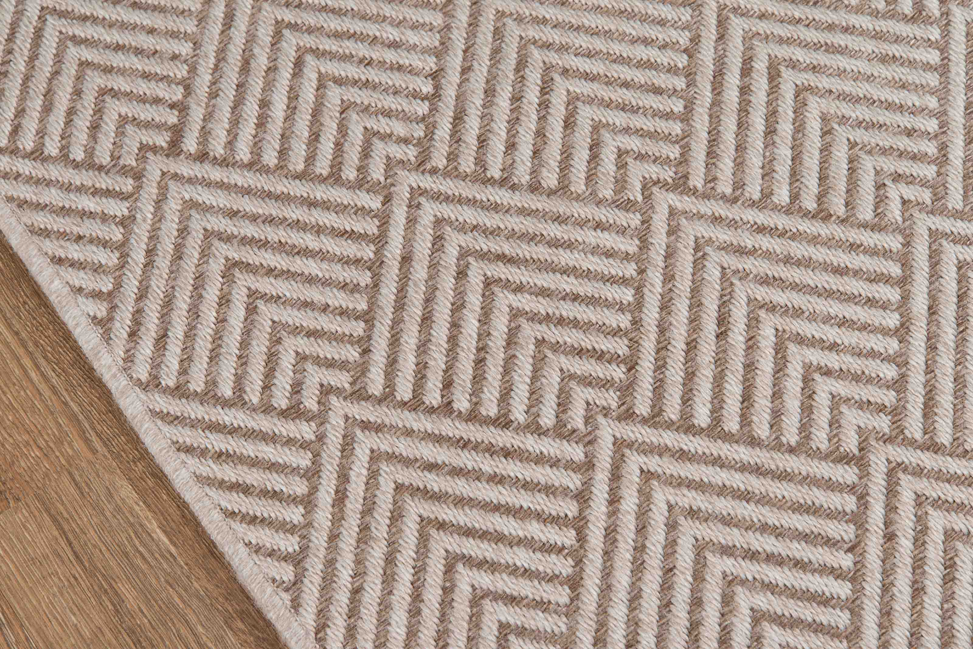 Laura Beige