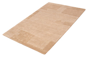 Della Beige