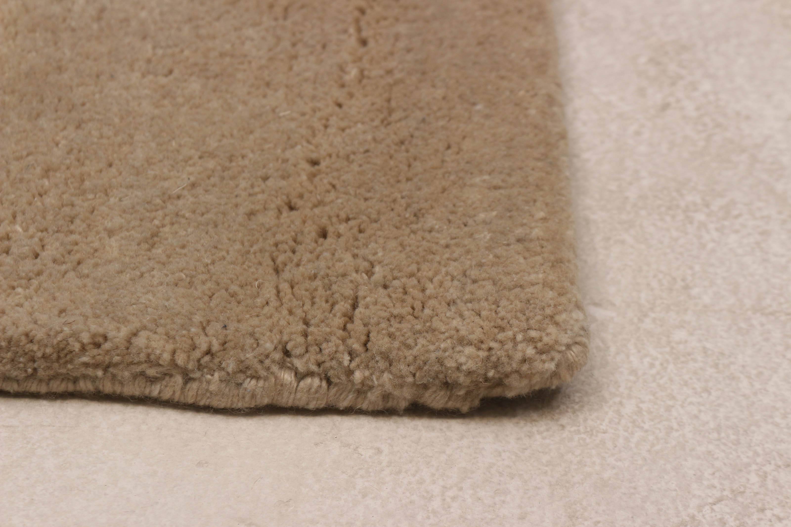 Della Beige