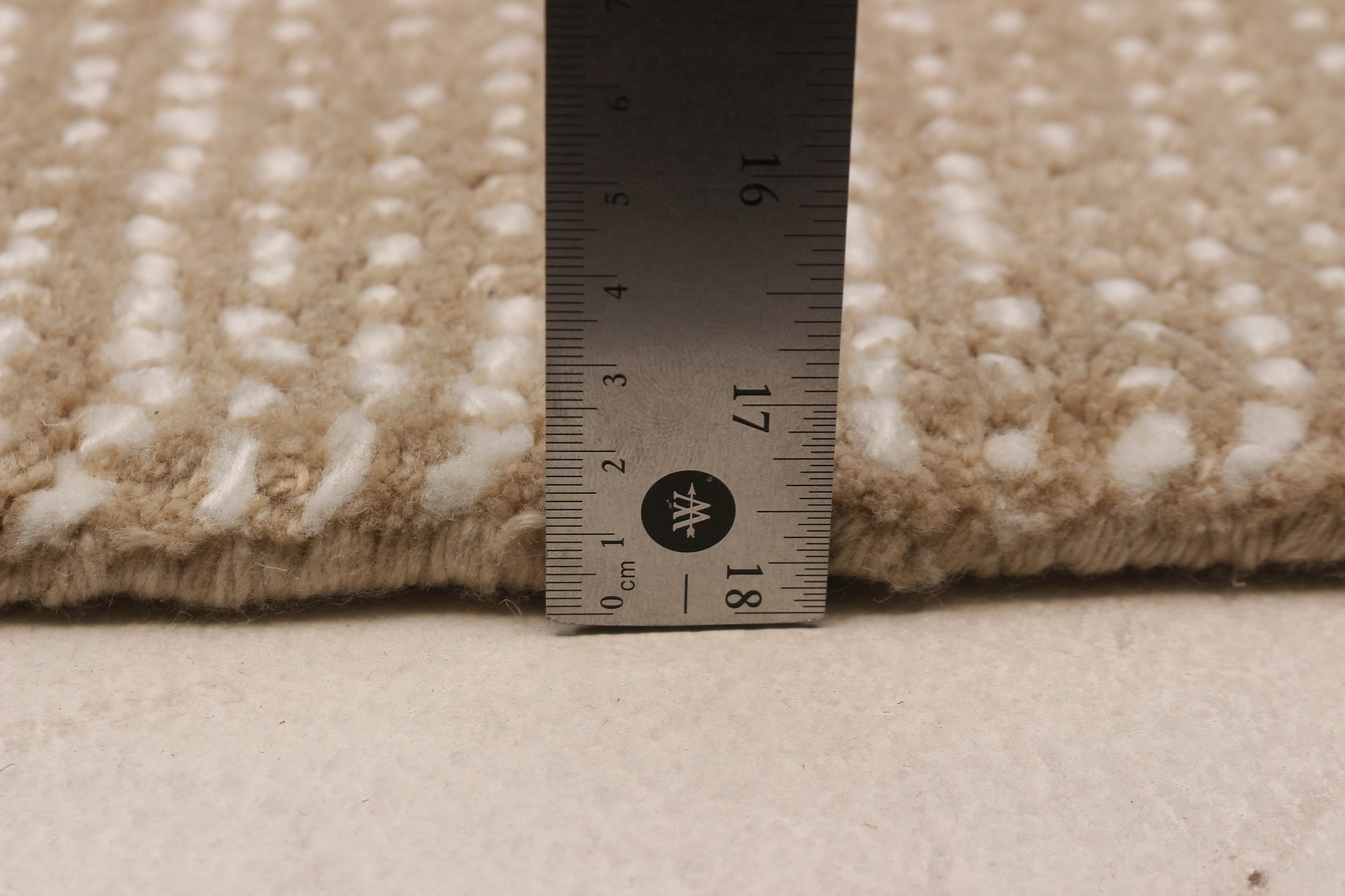 Della Beige