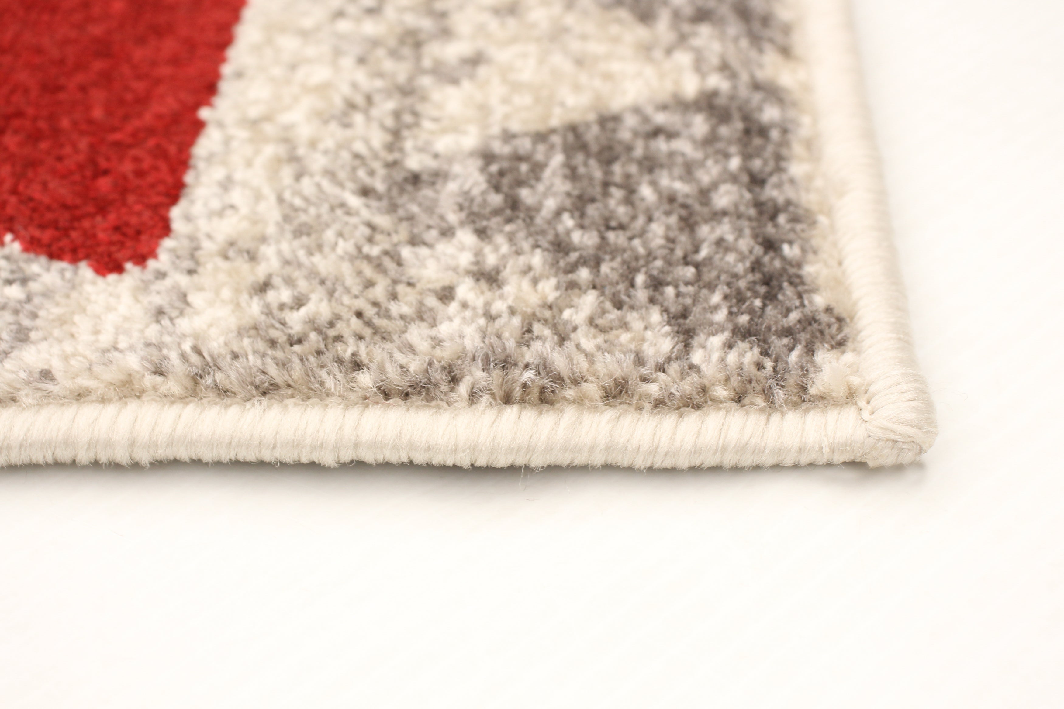 Remi Ivory/Red