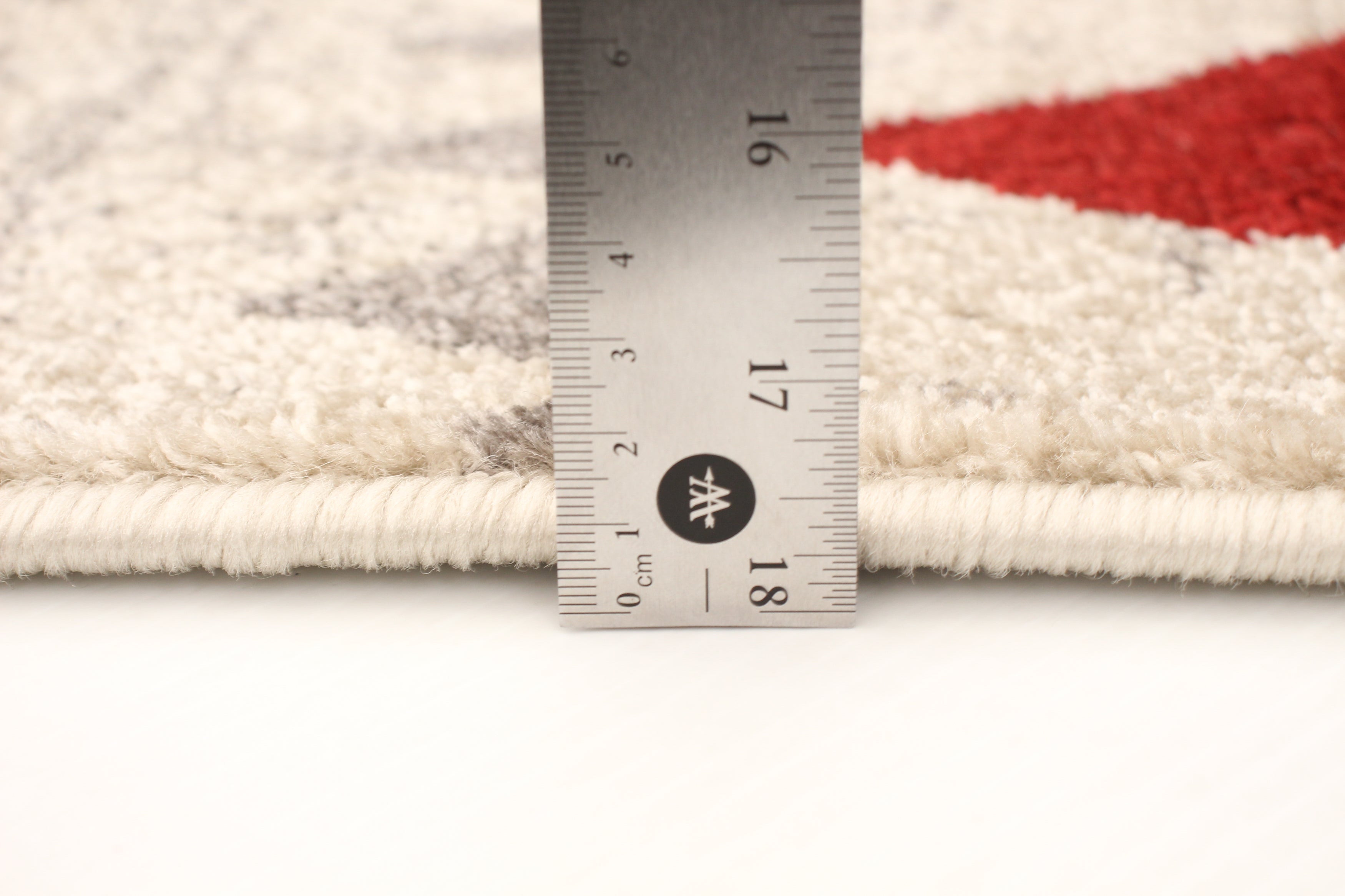 Remi Ivory/Red