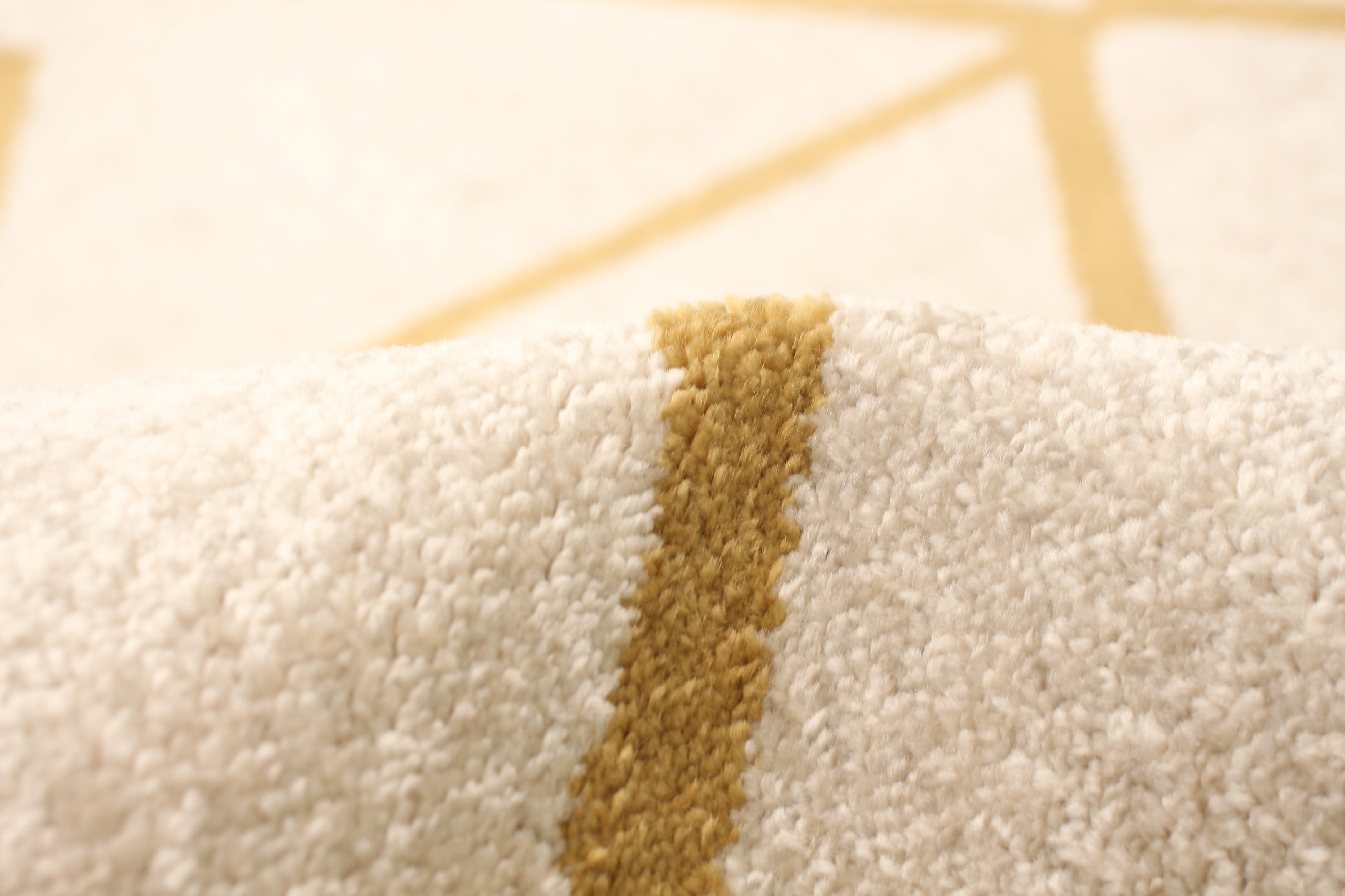 Ana Ivory/Gold