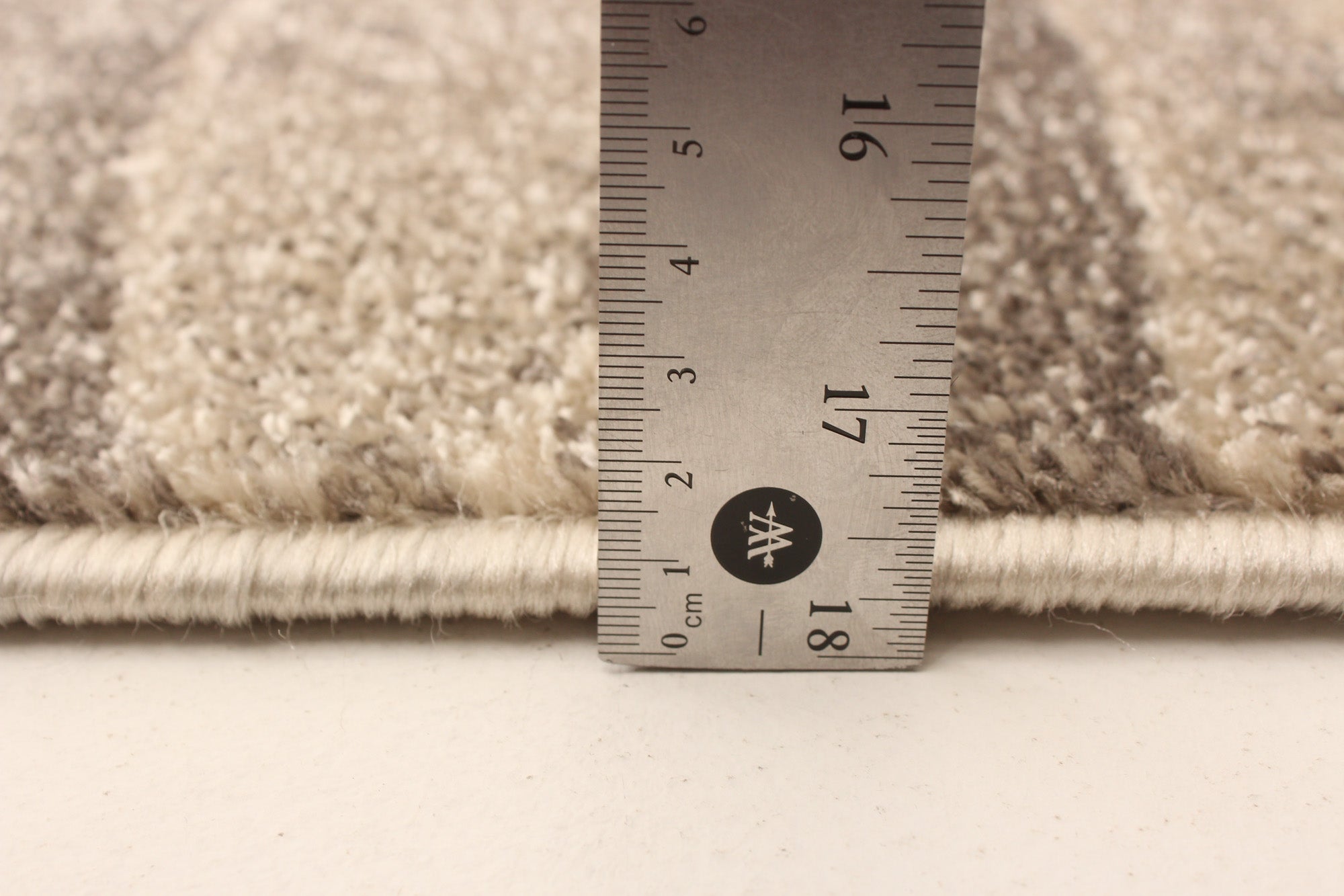 Neela Ivory/Grey