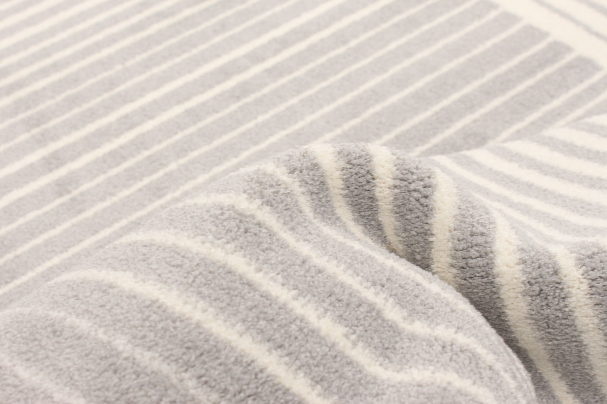 Ambiance White/Grey