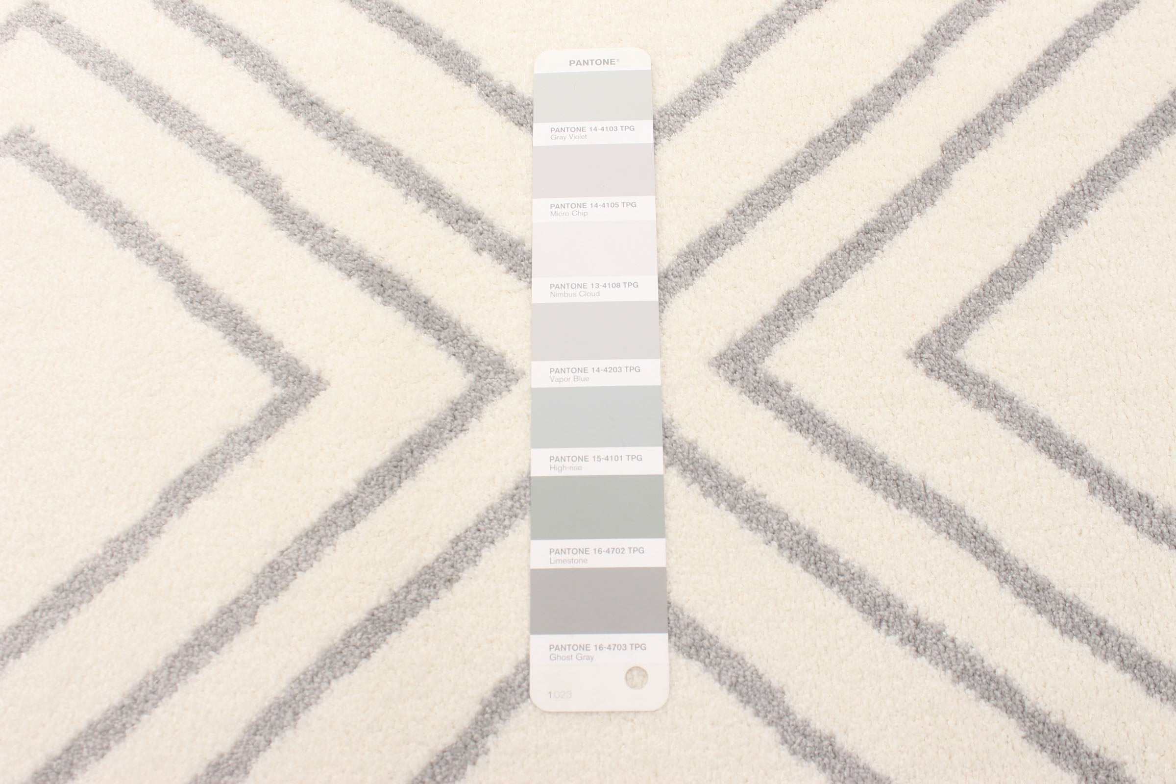 Macy Geod  White/Grey