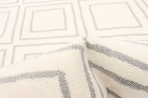 Macy Geod  White/Grey