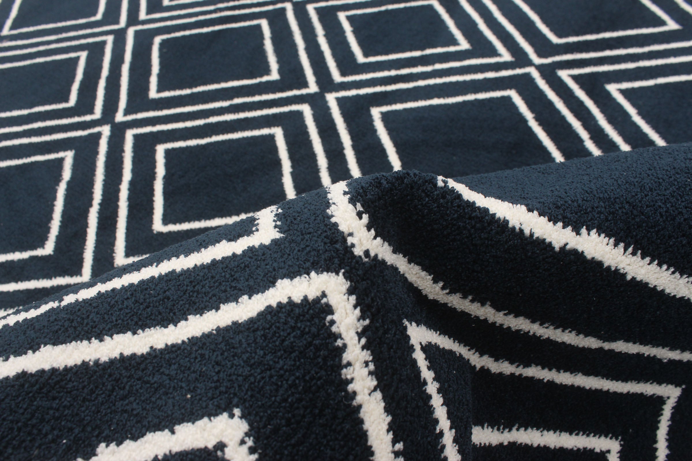 Macy Geod  Navy/White