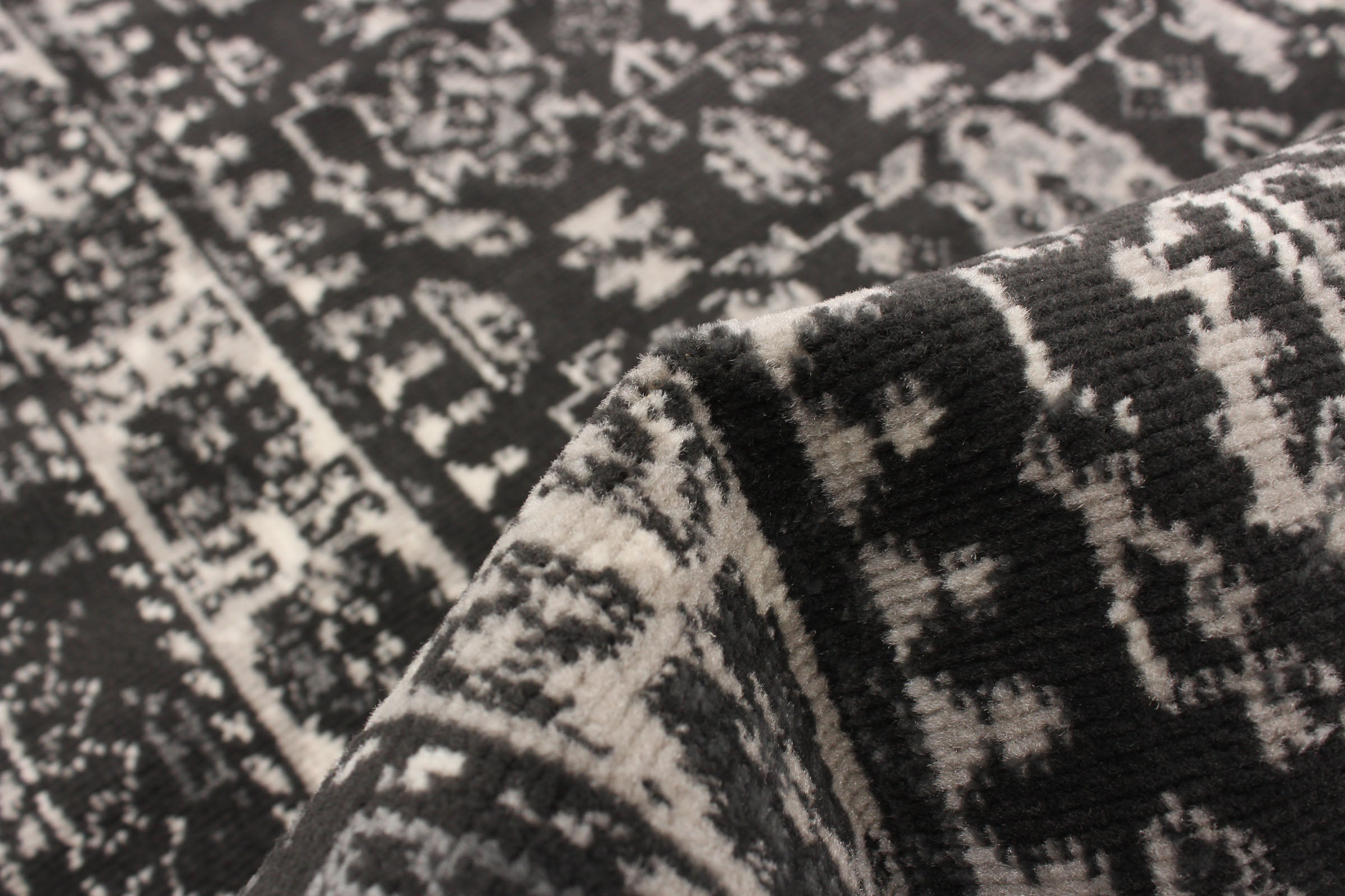 Wilby Charcoal
