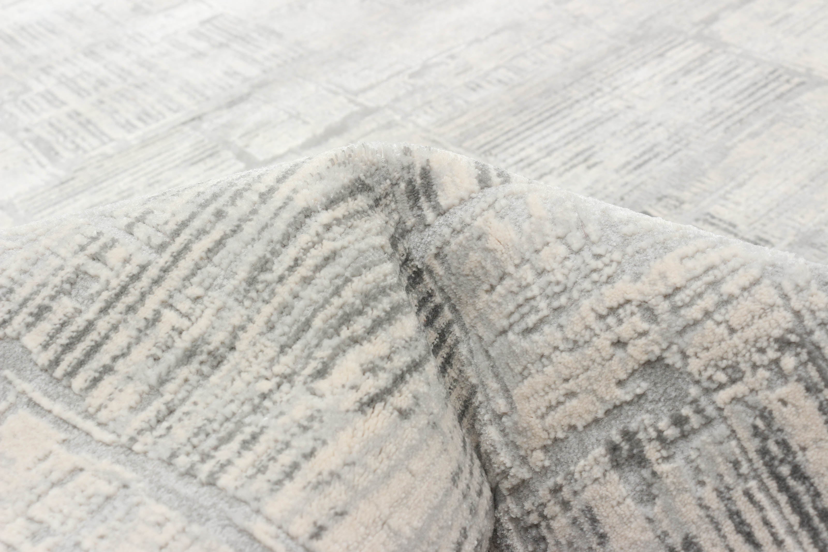 Savannah Grey White