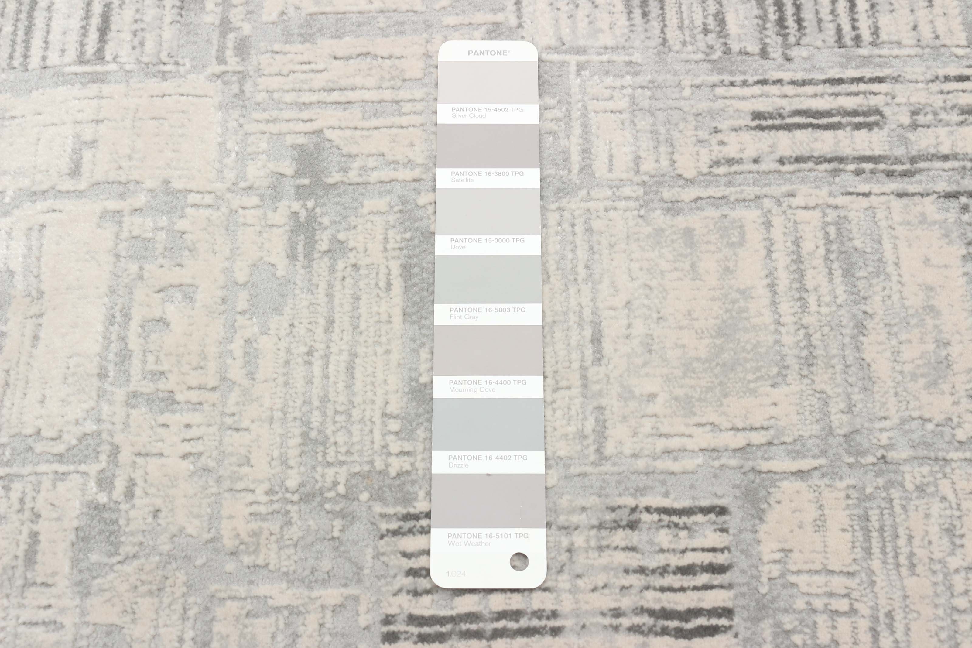Savannah Grey White